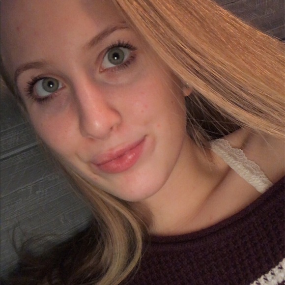 Meet your Posher, Mikayla - Picture 1 of 1